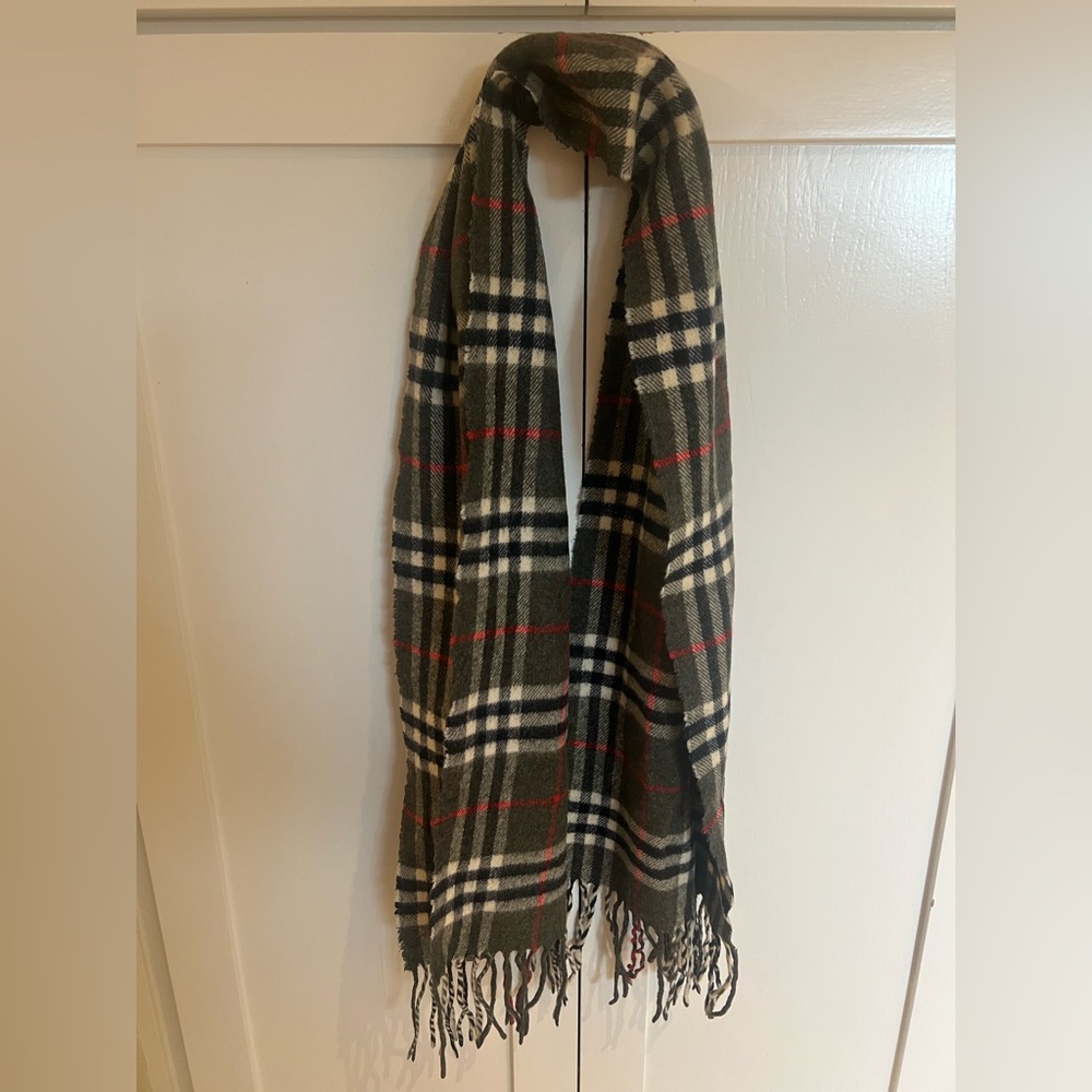 Authentic Vintage Burberrys of London 100% LambsWool made in England- Like new